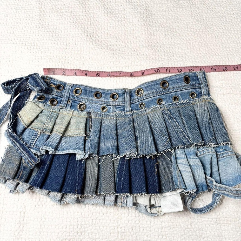 upcycled denim pleated mini skirt-belt - Picture 5 of 6